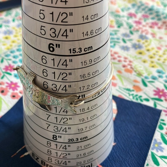 Cape Cod Phoebe fish bracelet - Picture 7 of 8